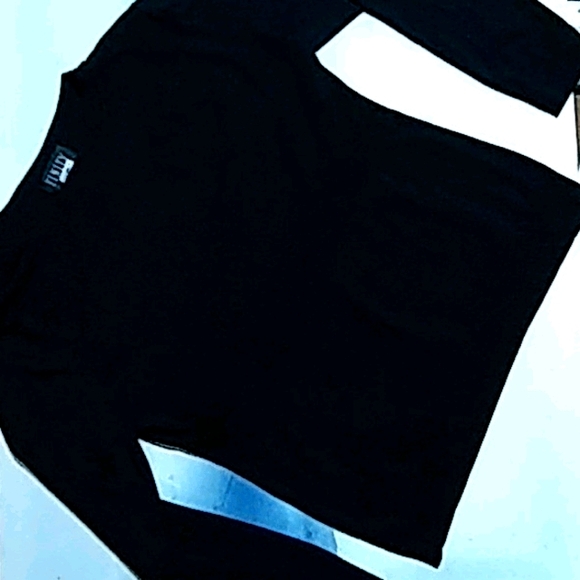 Black long sleeve shirt - Picture 1 of 1